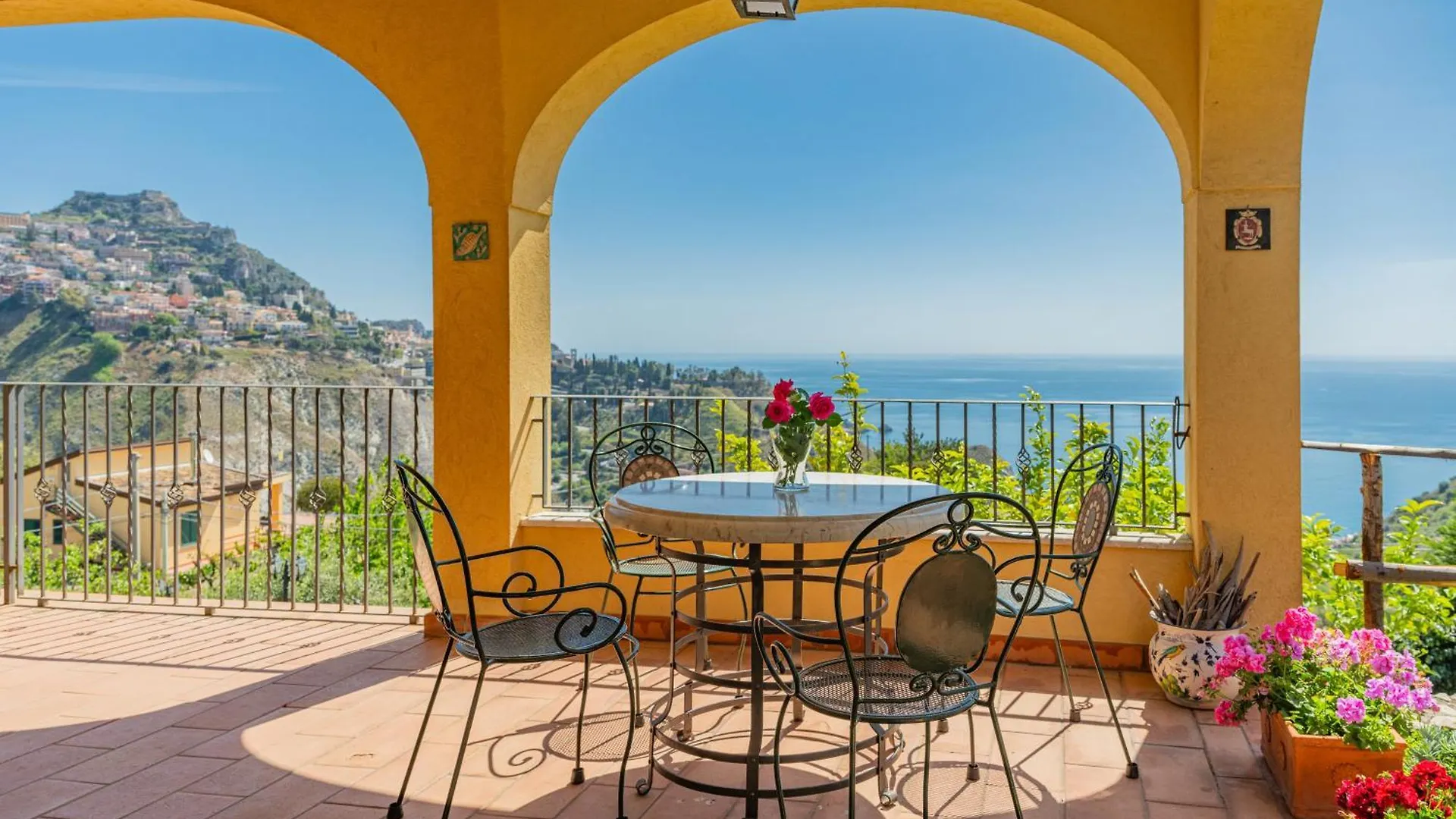 Sea View Villa Taormina 0*,