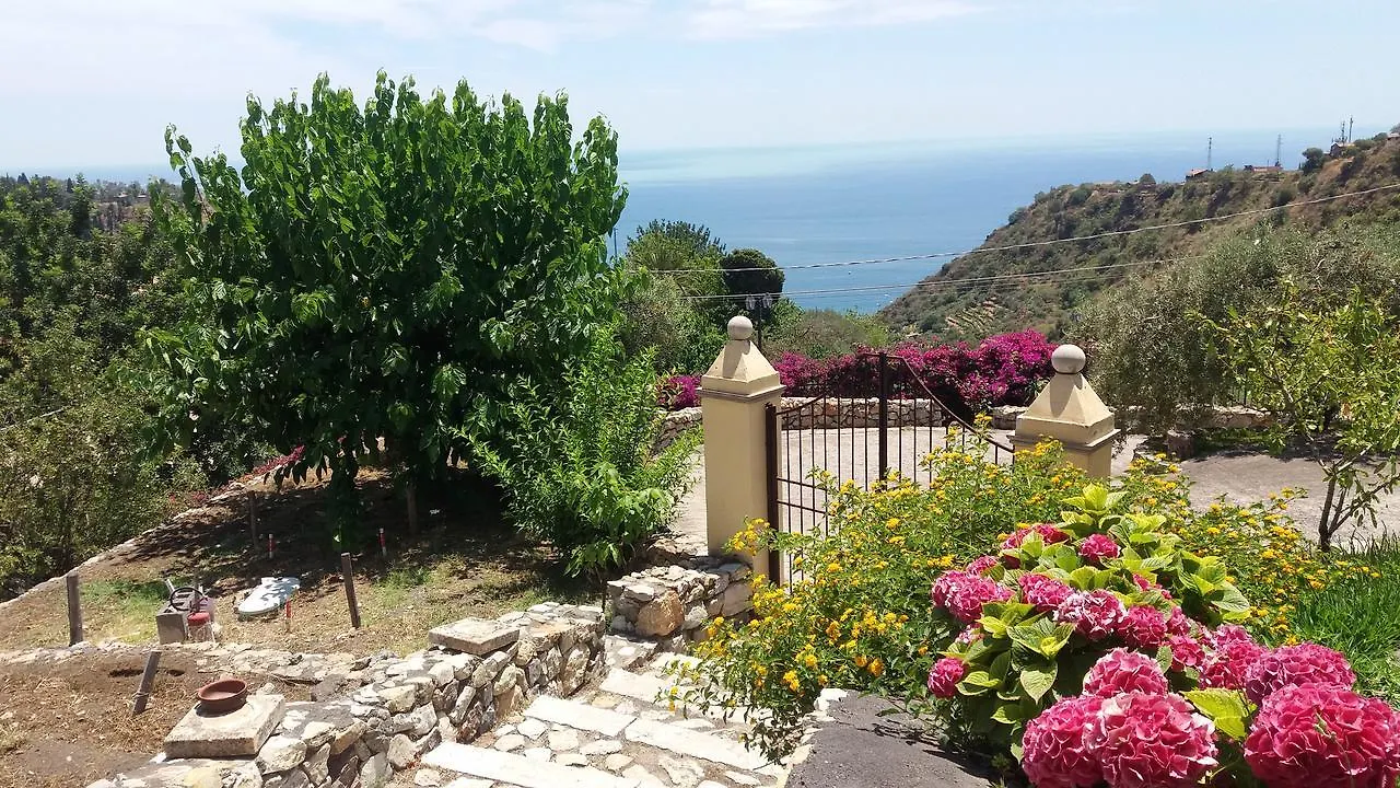 Sea View Villa Taormina 0*,